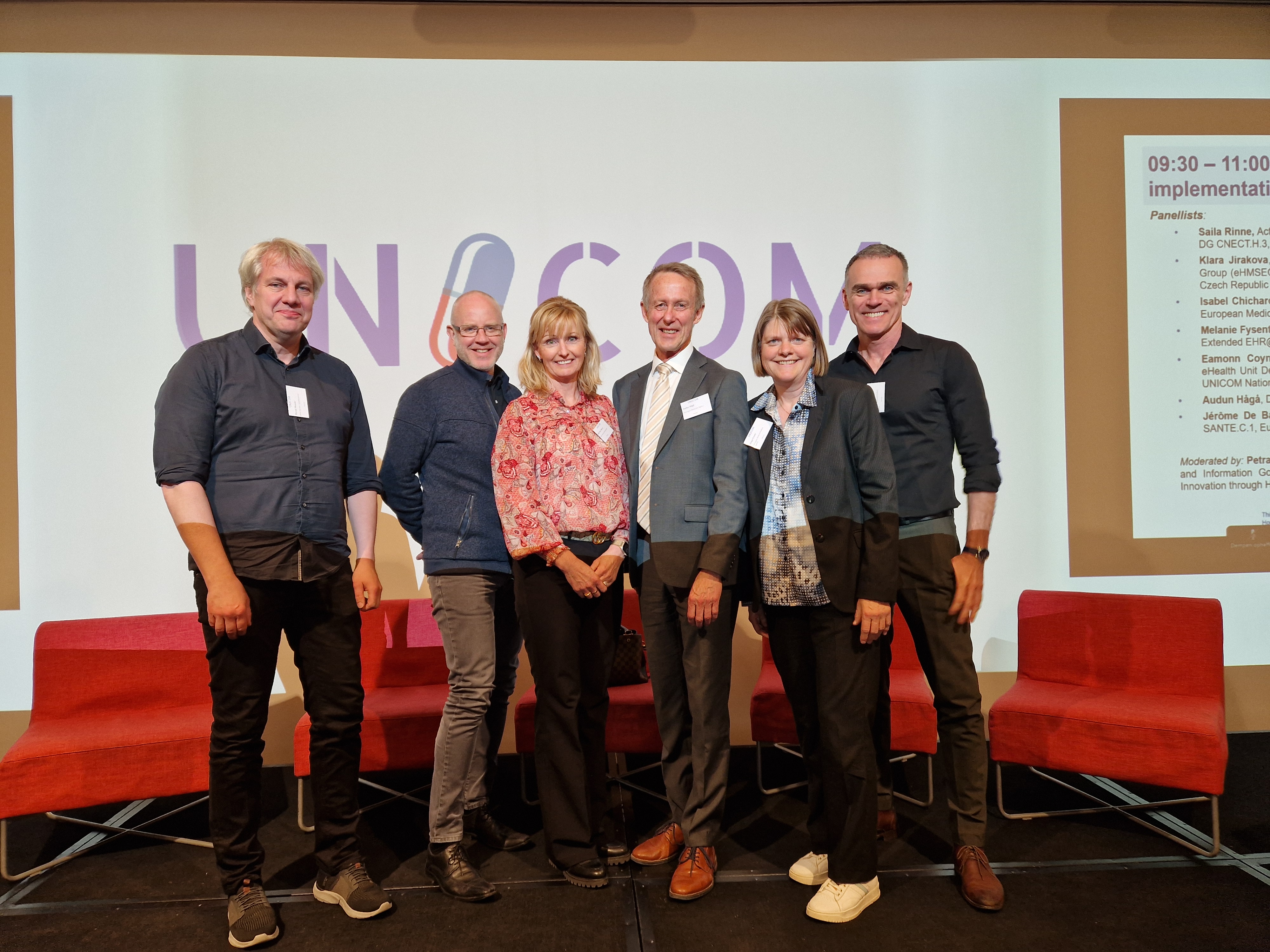 Director General Audun Hågå, centre, flanked by the rest of the NOMA representatives in the UNICOM project.