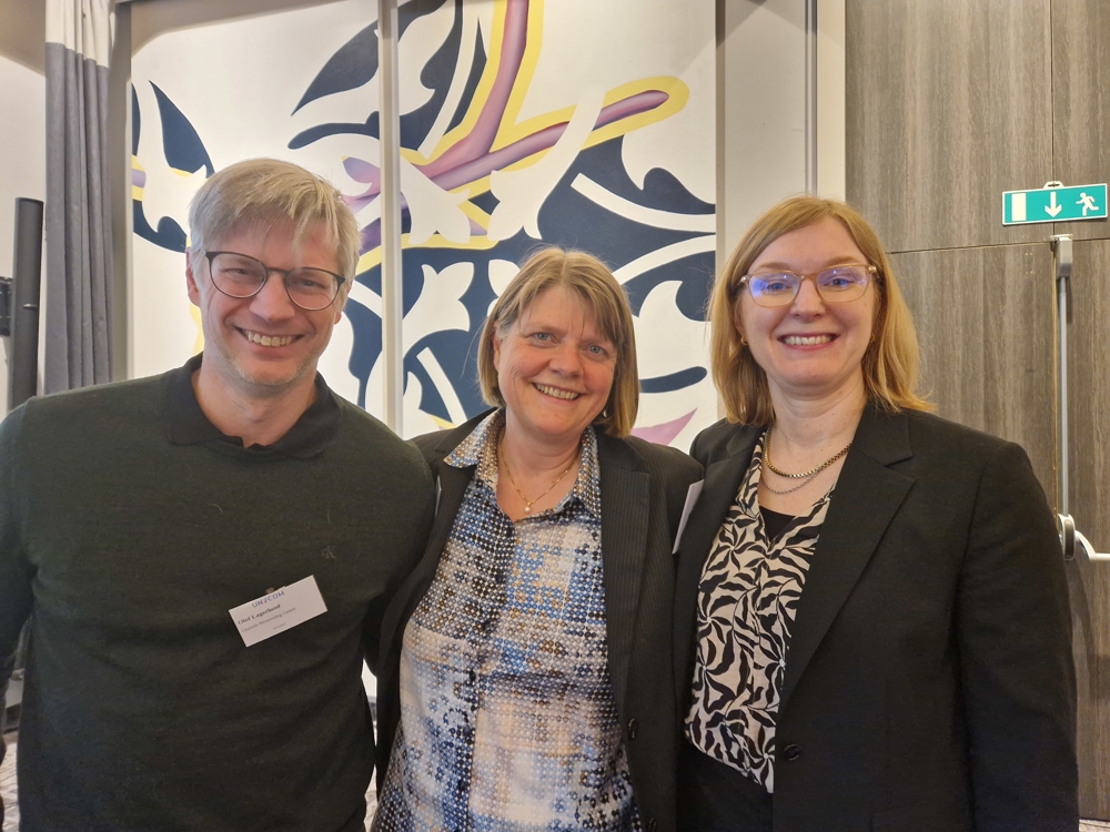 In the middle Helga Festøy, Head of unit at NOMA, with Olof Lagerlund (left) and Malin Fladvad (right) from Uppsala Monitoring Centre, UMC, at the Final UNICOM Conference.